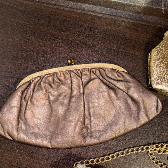 VINTAGE Set of 5 formal clutch handbags. One is black satin with sequence, one i - Picture 4 of 11